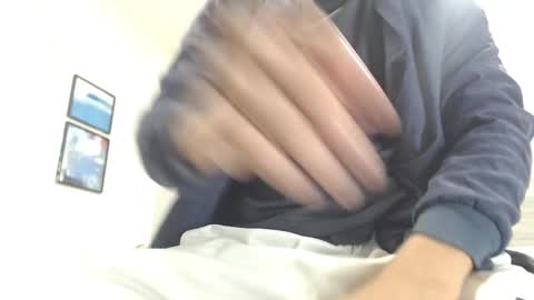 Wiltom online show from December 2, 2025, 3:34 am