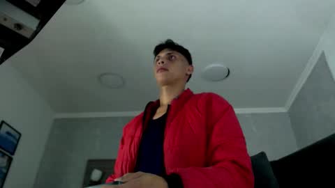 Wiltom online show from December 5, 2025, 3:48 am