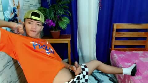 Snapshot of win_boy chatting on July 3, 2026, 12:28 am win_boy online show from July 3, 2026, 12:28 am