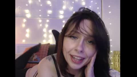 Eevie online show from February 10, 2025, 1:46 am