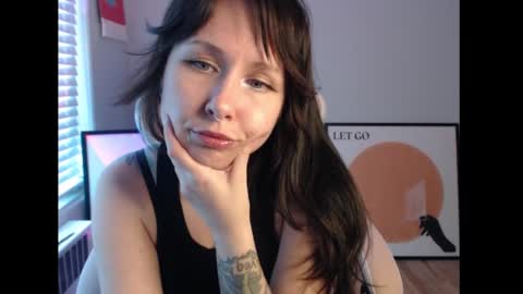 Eevie online show from September 13, 2025, 12:21 am