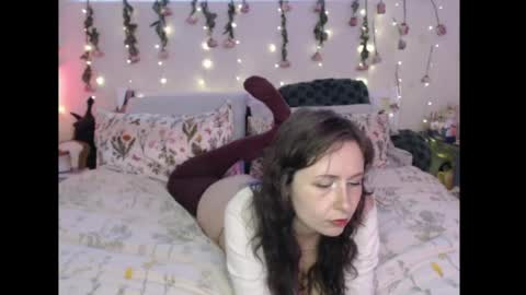 Eevie online show from April 22, 2026, 8:54 pm