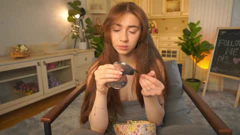 Lillian online show from April 29, 2026, 3:21 am