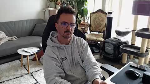 Snapshot of winnydepooh chatting on November 10, 2025, 1:54 pm cream36 online show from November 10, 2025, 1:54 pm