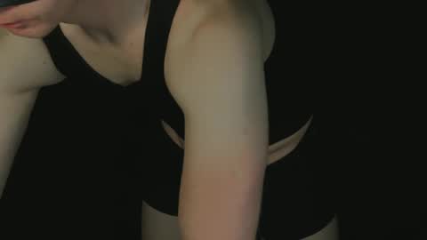 Snapshot of wipwips chatting on September 21, 2025, 6:04 am KiwiFruit89 online show from September 21, 2025, 6:04 am