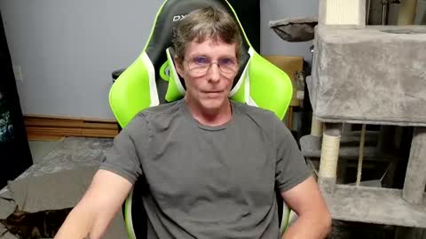 wirehead1970 online show from October 7, 2025, 12:52 am