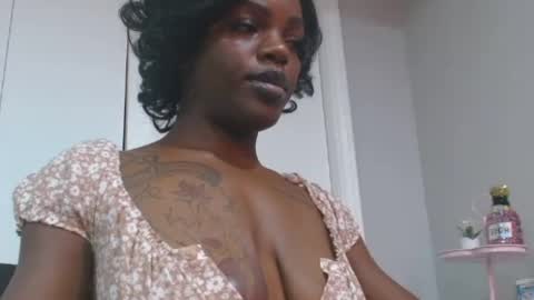Snapshot of wishhwashy22 chatting on June 27, 2026, 1:43 am Chanel online show from June 27, 2026, 1:43 am