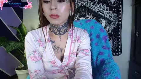 Snapshot of witch_divinne chatting on February 16, 2026, 12:51 am ig WitchDivinne online show from February 16, 2026, 12:51 am