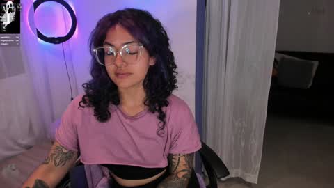 Snapshot of witchofhearts chatting on January 24, 2025, 1:13 am Luna Violeta A r t i s t online show from January 24, 2025, 1:13 am