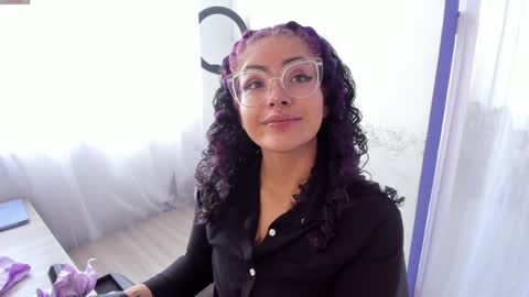 Snapshot of witchofhearts chatting on February 2, 2025, 8:41 pm Luna Violeta A r t i s t online show from February 2, 2025, 8:41 pm