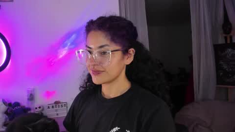 Snapshot of witchofhearts chatting on February 19, 2025, 2:33 am Luna Violeta A r t i s t online show from February 19, 2025, 2:33 am