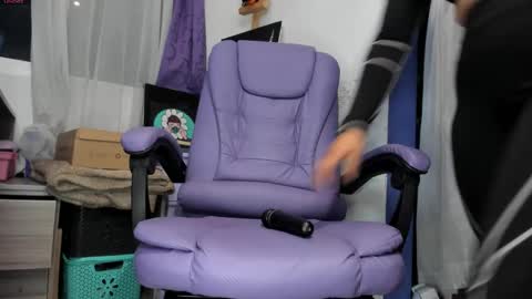 Snapshot of witchofhearts chatting on September 16, 2025, 1:50 am Luna Violeta A r t i s t online show from September 16, 2025, 1:50 am