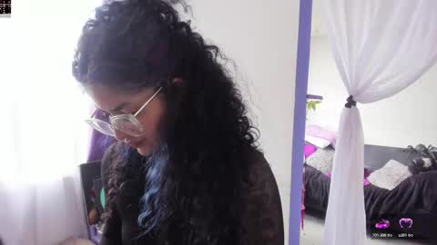 Snapshot of witchofhearts chatting on September 21, 2025, 7:15 pm Luna Violeta A r t i s t online show from September 21, 2025, 7:15 pm