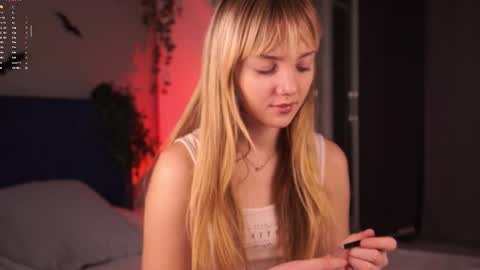 Snapshot of with_my_bae chatting on November 5, 2025, 7:36 pm Hollis online show from November 5, 2025, 7:36 pm