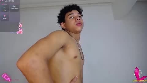 SEXY VALEN online show from September 14, 2025, 2:33 am