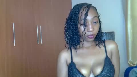 girlie o online show from February 20, 2025, 2:46 pm