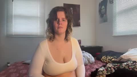 Snapshot of wldntulik2no chatting on February 5, 2025, 5:20 pm Moth online show from February 5, 2025, 5:20 pm