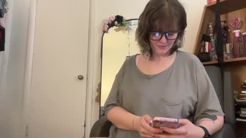 Snapshot of wldntulik2no chatting on March 7, 2025, 5:06 pm Moth online show from March 7, 2025, 5:06 pm