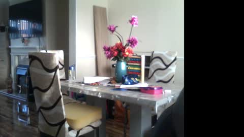 Snapshot of wobble444 chatting on February 5, 2025, 9:25 am wobble444 online show from February 5, 2025, 9:25 am