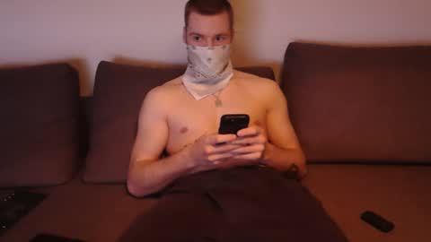 Snapshot of wolf021221 chatting on April 7, 2026, 8:37 am wolf021221 online show from April 7, 2026, 8:37 am