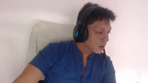 Snapshot of wolf_2765 chatting on October 13, 2025, 8:53 pm Wolf online show from October 13, 2025, 8:53 pm