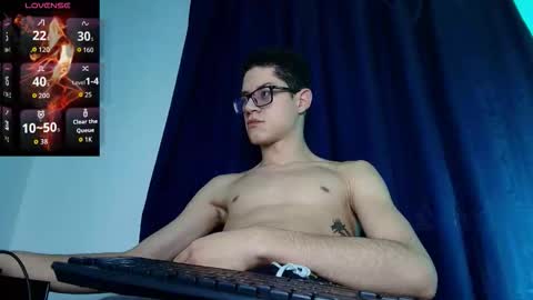 Snapshot of wolfan_sky chatting on December 20, 2025, 11:28 am W O L F online show from December 20, 2025, 11:28 am