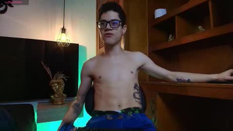  W O L F  online show from March 16, 2026, 11:25 am