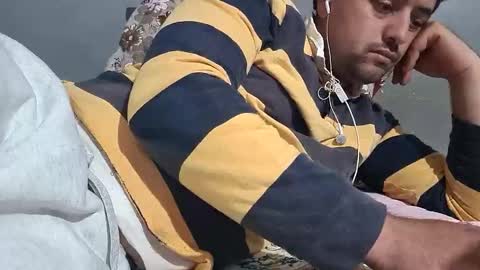 Snapshot of wolfrot chatting on February 8, 2025, 10:40 pm wolf boy online show from February 8, 2025, 10:40 pm