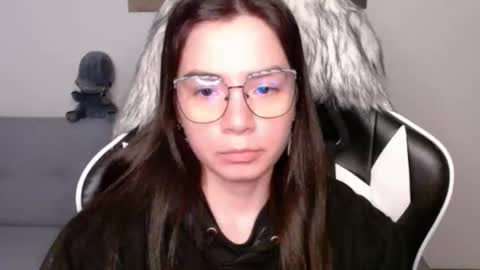 Snapshot of wolfs_daughter chatting on November 23, 2025, 2:11 am Alex online show from November 23, 2025, 2:11 am