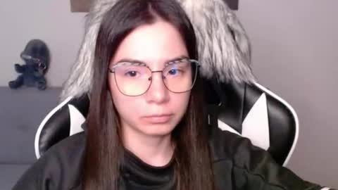 Snapshot of wolfs_daughter chatting on December 2, 2025, 2:28 am Alex online show from December 2, 2025, 2:28 am