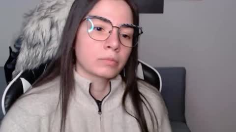 Snapshot of wolfs_daughter chatting on December 16, 2025, 2:27 am Alex online show from December 16, 2025, 2:27 am