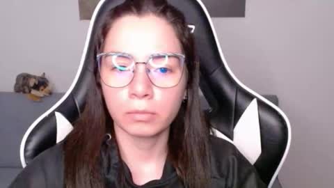 Snapshot of wolfs_daughter chatting on May 6, 2026, 1:25 am Alex online show from May 6, 2026, 1:25 am