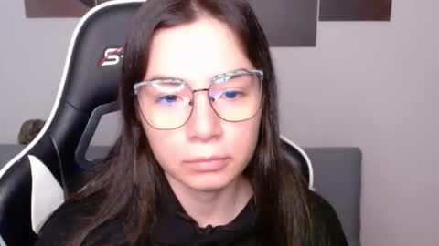 Snapshot of wolfs_daughter chatting on May 12, 2026, 2:19 am Alex online show from May 12, 2026, 2:19 am