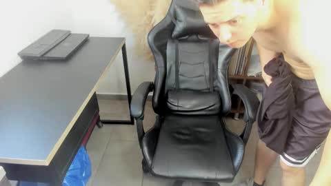 wolker_allan online show from November 25, 2025, 5:57 pm