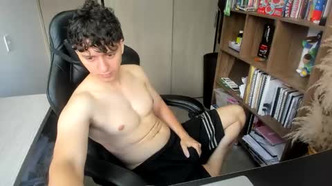 wolker_allan online show from December 15, 2025, 5:39 pm