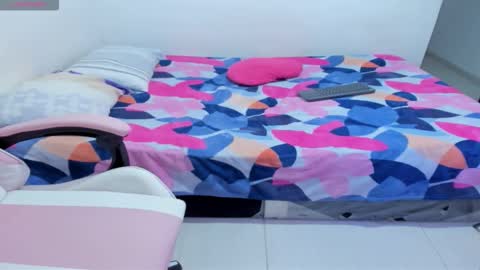 Snapshot of woman_rosse chatting on December 16, 2025, 6:24 pm woman_rosse online show from December 16, 2025, 6:24 pm