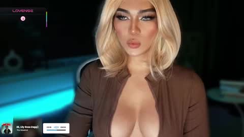 Julia online show from October 27, 2025, 2:26 am