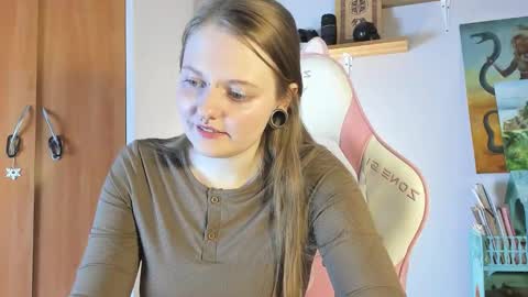 wonderconnie online show from October 2, 2025, 1:29 pm