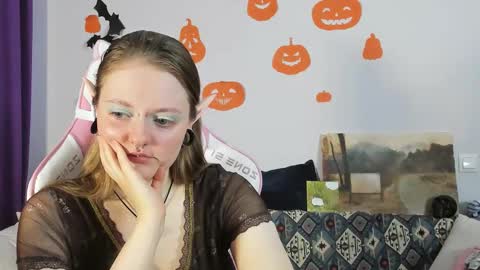 wonderconnie online show from October 31, 2025, 10:05 am