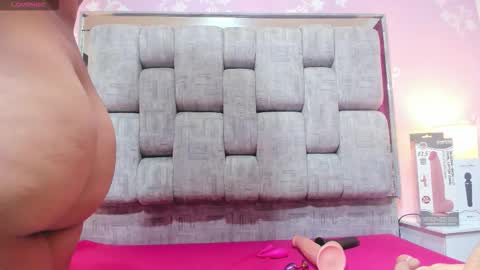 wonderkloe_ online show from November 4, 2025, 8:30 pm