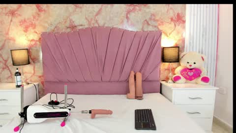 Snapshot of wonderkloe_ chatting on April 9, 2026, 8:25 pm wonderkloe_ online show from April 9, 2026, 8:25 pm