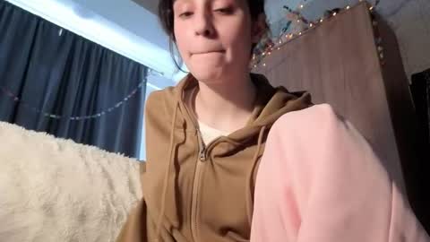 Stia online show from February 3, 2026, 12:32 pm