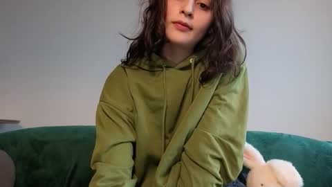 Stia online show from March 9, 2026, 1:15 pm