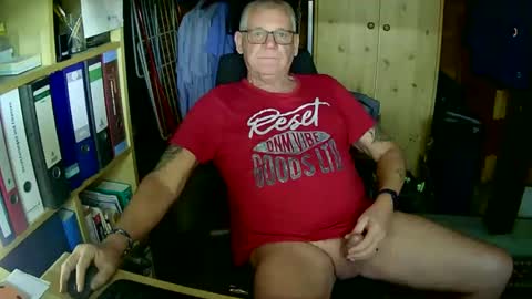 Snapshot of wonneprop10 chatting on March 7, 2025, 12:34 pm Always Horny online show from March 7, 2025, 12:34 pm