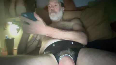 Snapshot of woodchuck185 chatting on December 5, 2025, 3:59 am Chuck online show from December 5, 2025, 3:59 am