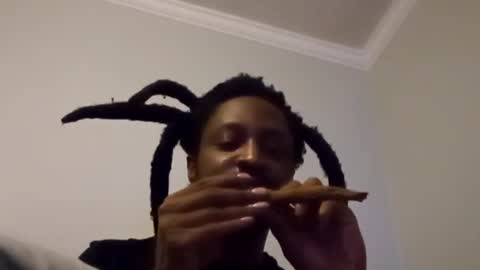 Snapshot of woodpipe69 chatting on January 28, 2025, 10:01 pm Woodpipe69 online show from January 28, 2025, 10:01 pm