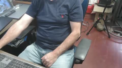 woodworker6473 online show from January 6, 2026, 1:26 pm