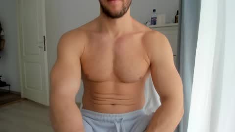 Snapshot of woolfiie chatting on February 17, 2025, 9:03 am Wolfie online show from February 17, 2025, 9:03 am