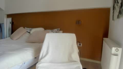 Snapshot of woolfiie chatting on October 21, 2025, 7:31 am Wolfie online show from October 21, 2025, 7:31 am