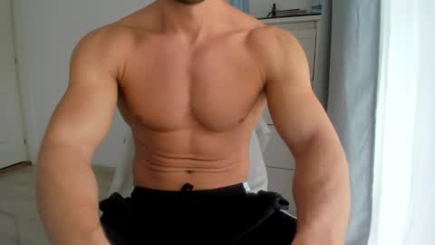 Snapshot of woolfiie chatting on November 18, 2025, 9:14 am Wolfie online show from November 18, 2025, 9:14 am